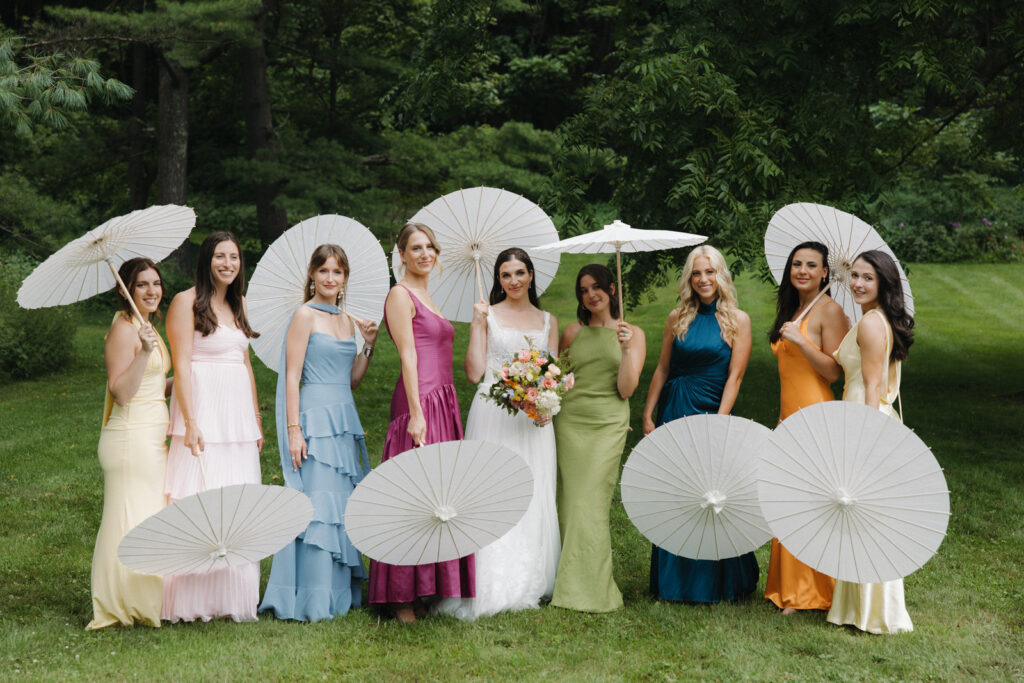 bridesmaids photo inspiration for summer wedding 